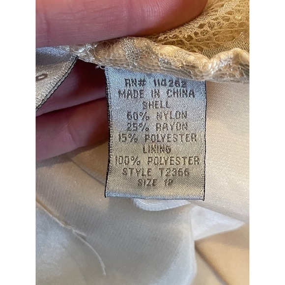 Spiegel 12‎ Below Knee Lace/Liner with Metallic Accent - Picture 7 of 7